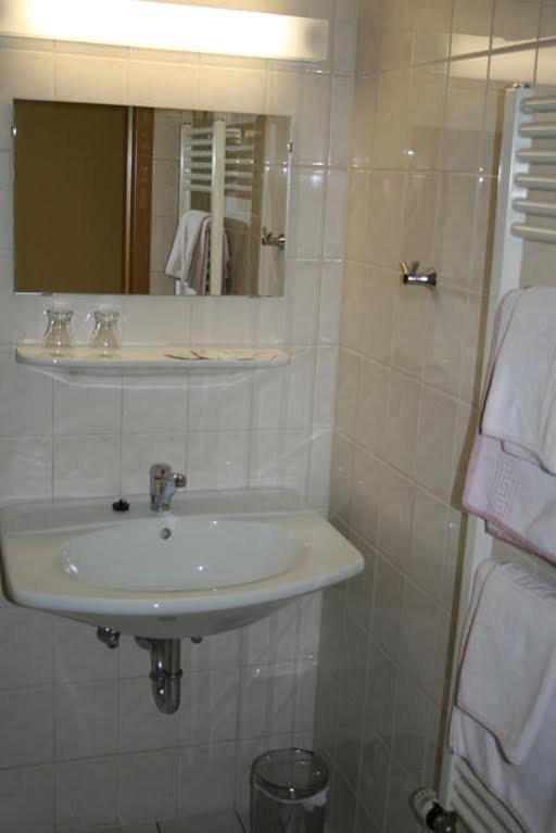 Landgasthof & Hotel Krone Eischleben Ichtershausen ภายนอก รูปภาพ
