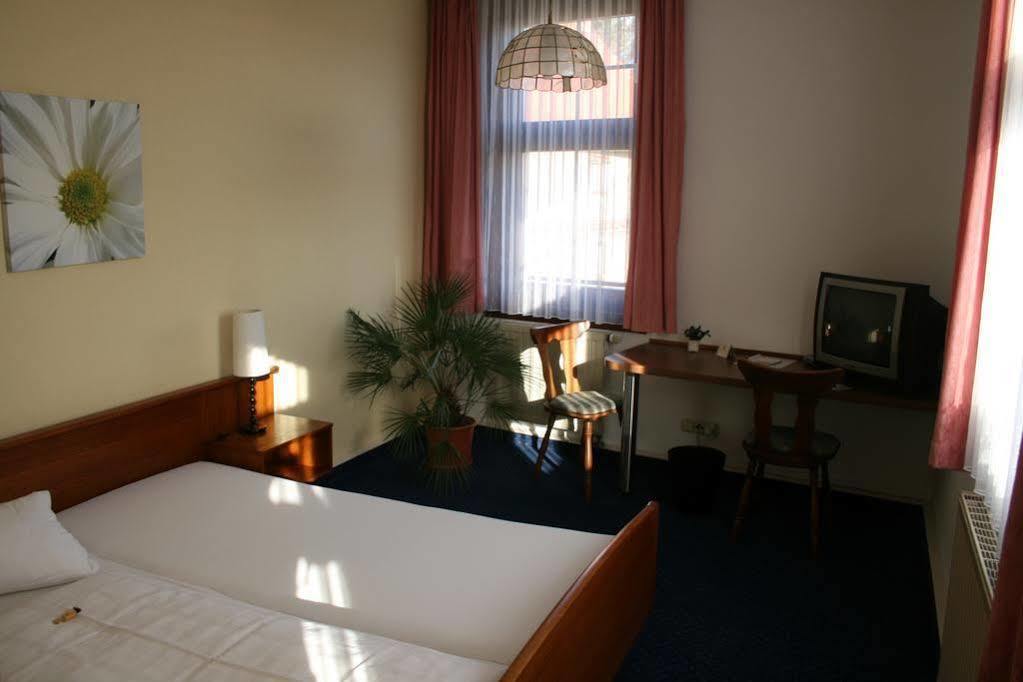 Landgasthof & Hotel Krone Eischleben Ichtershausen ภายนอก รูปภาพ