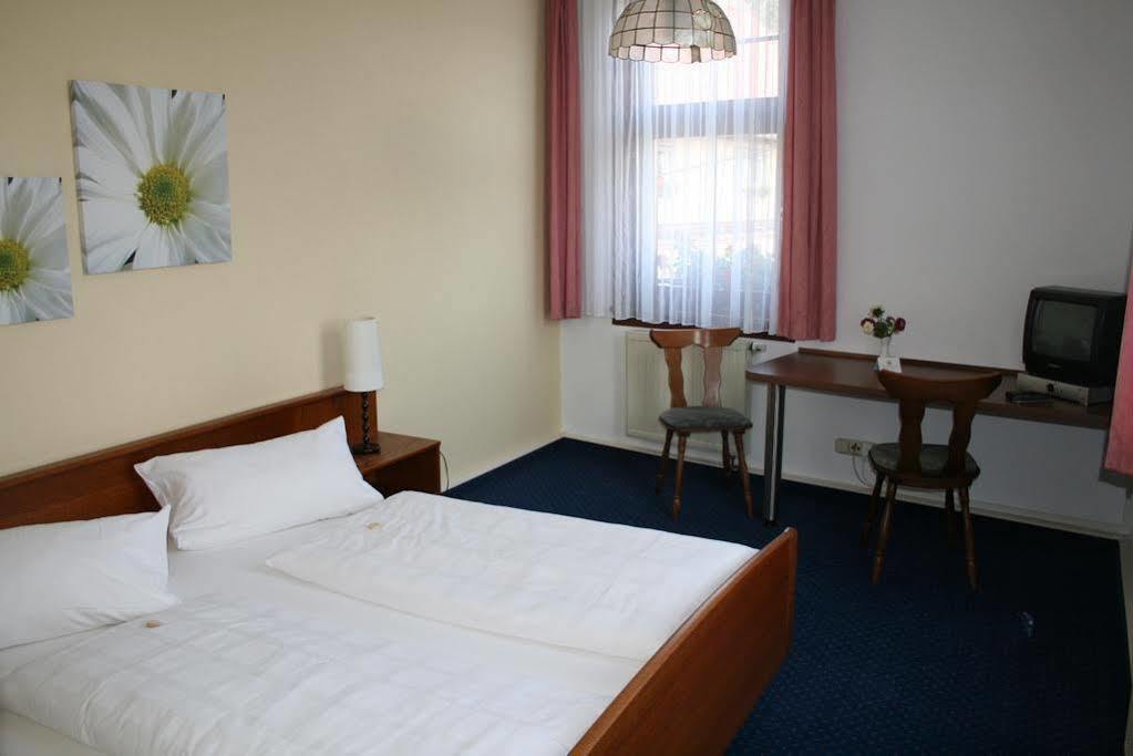 Landgasthof & Hotel Krone Eischleben Ichtershausen ภายนอก รูปภาพ